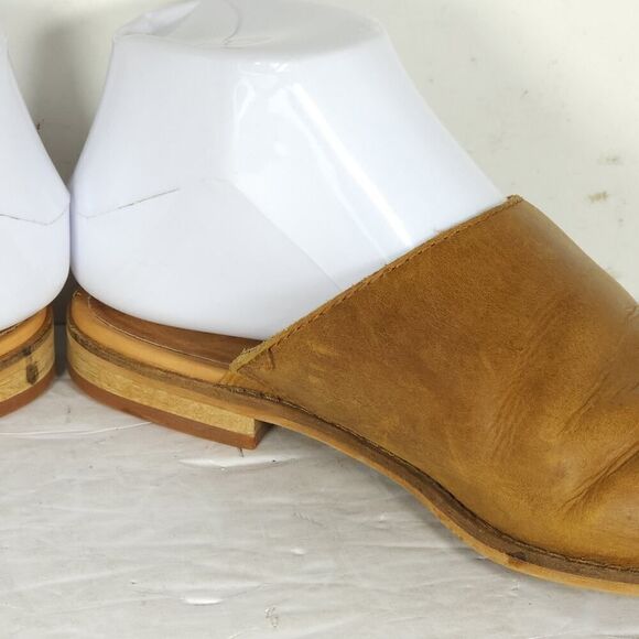 Frye women's Fenn US 7M Brown Leather Slip On Flat Mules Shoes - Picture 15 of 16